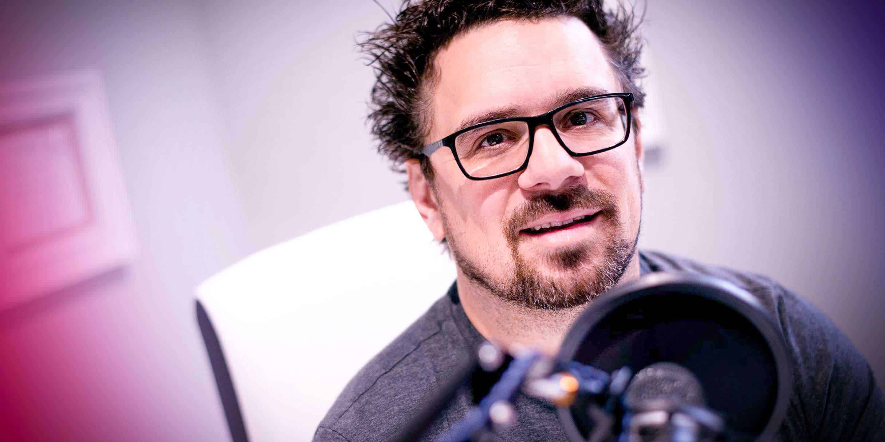 63. Marco Bernard (L’Accélérateur) | Trouver sa voix, trouver sa voie. Comment accélérer sa réussite avec les podcasts.